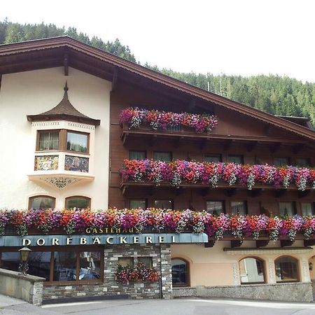 Gaestehaus Dorfbaeckerei Tux Bagian luar foto