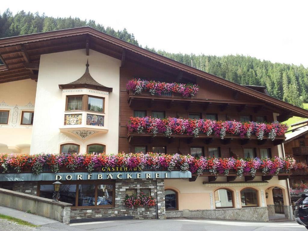 Gaestehaus Dorfbaeckerei Tux Bagian luar foto