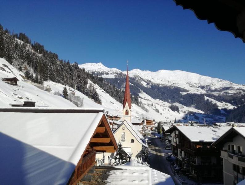 Gaestehaus Dorfbaeckerei Tux Bagian luar foto