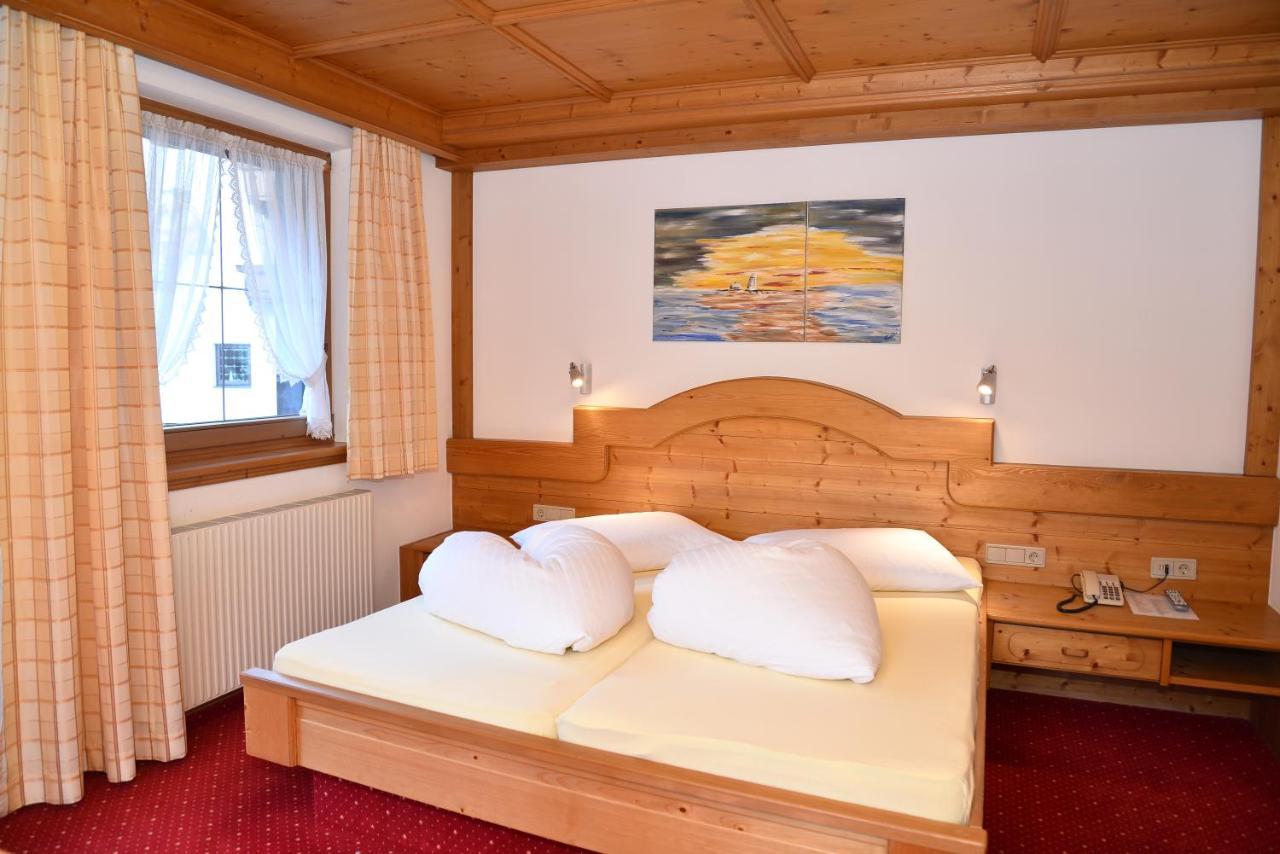 Gaestehaus Dorfbaeckerei Tux Bagian luar foto